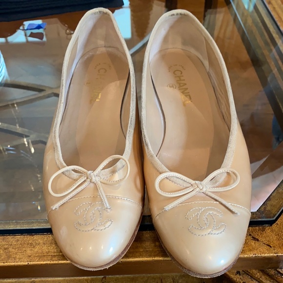 CHANEL Shoes - Chanel light tan/ gold patent ballet flat